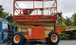 JLG Scissor Lift